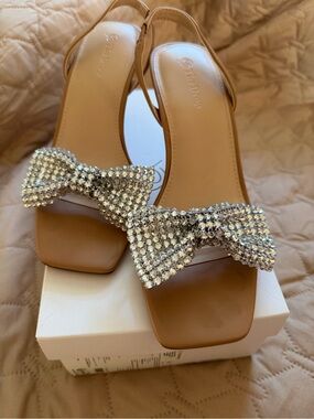The Drop Kate Rhinestone Bow Slingback Heels | Size 9 | Nude/Tan | EUC